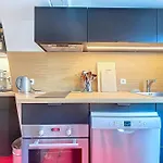 Large 3-room Near The Saint Martin Canal Apartment Paris